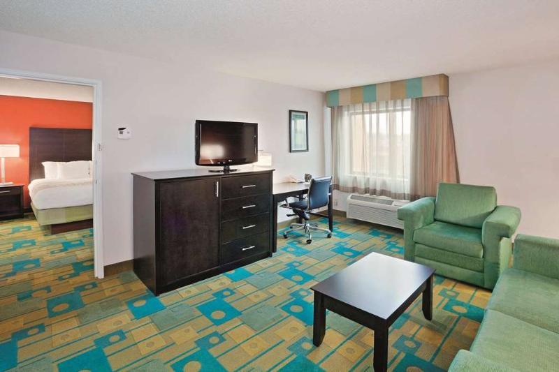 Hotel La Quinta By Wyndham Mansfield Oh Exterior foto